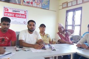 नेविसंघ र सुशील कोइराला सोसलिष्ट युथ सर्कलले गैँडाकोटमा एसईई उर्तिण विद्यार्थीलाई सम्मान गर्ने