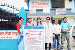 गैँडाकोट ९ मा स्तनपानको महत्व र प्रभावका बारेमा आमाहरुसँग छलफल