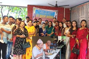 देवघाटका वृद्ध बा–आमालाई दर खुवाएर प्रेस चौतारी चितवनले मनायो तीज