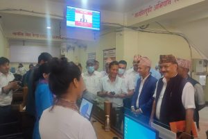 मध्यविन्दुमा सेवाग्राही फाइल बाेकेर यताउता हिड्न नपर्ने, सबैकाम कर्मचारीले गरिदिने