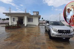 घटस्थापनाको साइत पारेर प्रचण्ड नयाँ घरमा (तस्बिर)