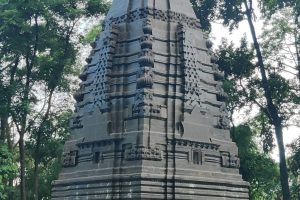 गैँडाकाेटकाे सिख्रौलीमा ४ सय वर्ष पुरानो शैलीको मन्दिर निर्माण