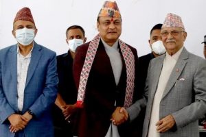 पूर्वआइजीपी सर्वेन्द्र खनाल नेकपा एमालेमा प्रवेश