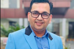  चितवन ३ मा माओवादीको उम्मेदवार डा.भोजराज अधिकारी