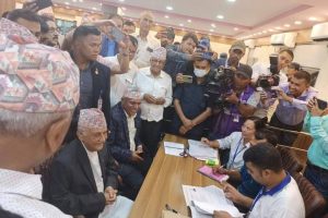 झापा-५ पुगेर ओलीले दिए उम्मेदवारी