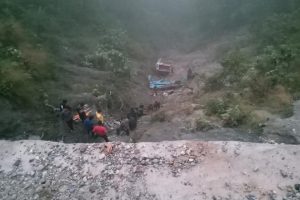 नवलपुरको बुलिङटारमा बस दुर्घटना ५ जनाको मृत्यु , २५ घाइते