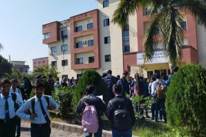 स्कुल अफ हेल्थ साइन्समा बम देखिएको भन्दै अबस्था आतंकित