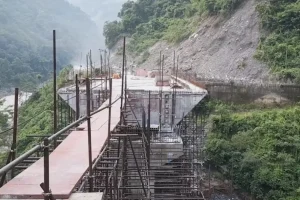 नारायणगढ–मुग्लिन सडकखण्डका पुल बनाउन अझै एक वर्ष लाग्ने