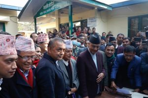 कांग्रेस संसदीय दलको नेता छान्न आज मतदान हुँदै, देउवा र थापा प्रतिस्पर्धामा