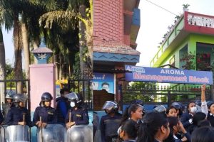 चितवनकाे अरोमा कलेजमा शिक्षकद्वारा विद्यार्थीमाथि यौन दुर्व्यवहारको आरोप