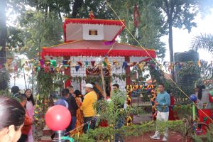 चितवनकाे रामनगरमा पूर्व डिआईजी महतले बनाए श्रीमतिकाे स्मृतिमा मन्दिर र चाैतारी
