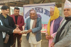 गैँडाकाेटका मिर्गौला पीडित सापकोटालाई नवलपुर समाज जापानद्धारा आर्थिक सहयोग
