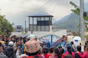 पल शाहलाई स्वागत गर्न दमौलीमा समर्थकको भीड लागेपछि सुरक्षा व्यवस्थामा कडाइ