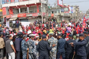 लघुवित्त पीडितहरुद्धारा नारायणगढमा विराेध प्रदर्शन