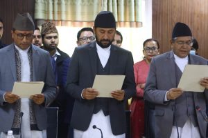 रवि लामिछाने र स्वर्णिम वाग्लेले लिए शपथ, उपेन्द्र यादव अनुपस्थित
