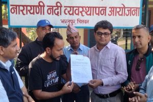 नारायणी किनारमा बन्दै गरेको तटबन्धको गैँडाकोटमा विरोध, २४ घण्टाभित्र काम रोक्न अल्टिमेटम
