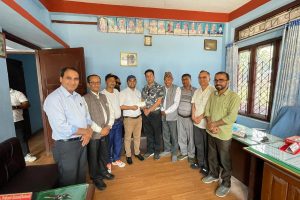 प्रेस चौतारीको भवन बनाउन एमाले चितवनद्धारा १ लाख १ हजार आर्थिक सहयोग