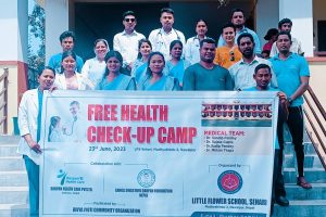 लिटिल फ्लावर स्कुल सेहरीको स्वास्थ्य शिविरमा ११० जनाले लिए सेवा