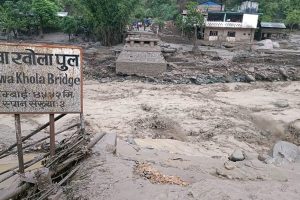 पाँचथरको बाढीमा ५ जना बेपत्ता, ५ वटा पुल बगे