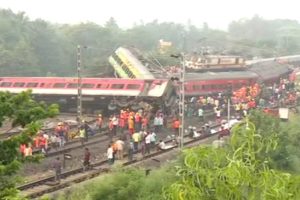 भारतको ओडिशामा भयानक रेल दुर्घटना, २ सयभन्दा बढीको मृत्यु