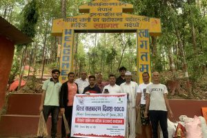 विश्व वातावरण दिवसको अवसरमा गैँडाकोट शान्ति बनवाटिकामा सरसफाइ