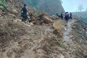 कालीगण्डकी करिडोर अन्तर्गत नवलपुरमा सडक अवरुद्ध