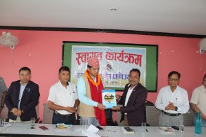 रत्ननगर उवा संघद्धारा प्रमुख जिल्ला अधिकारी थापालाई स्वागत