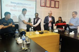 सिडियो थापालाई चितवन उद्योगसंघको स्वागत, औद्योगिक प्रर्वधनका विषयमा छलफल