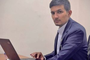 गुल्मीका रमेश भण्डारी : जसले एक वर्षमा लोक सेवाका १० परीक्षा उत्तीर्ण गरे
