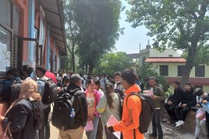 उच्च शिक्षा अध्ययन गर्न भन्दै हरेक महिना १० हजार विद्यार्थीले छाड्छन् देश