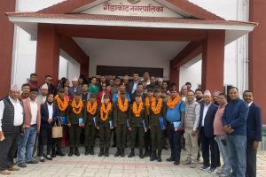 प्रहरीको शैली अपनाउँदै गैँडाकोटमा नगर प्रहरीको दिक्षान्त समारोह