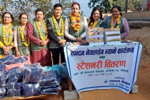 स्पन्दन नेपालद्धारा विद्यार्थीलाई न्यानो कपडा र स्टेशनरी वितरण