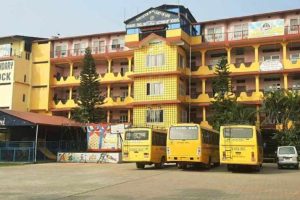 साईनिङ्ग बोडिङको बसको ठक्करबाट गैँडाकोटमा एक बालकको मृत्यु