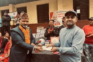 जन्मदिनको अवसरमा पण्डितले गरे चौतारी चितवनको भवन निर्माणमा आर्थिक सहयोग