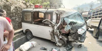 नारायणगढ– मुग्लिन सडकमा म्याजिक र ट्रक ठोक्किँदा १७ जना घाइते 