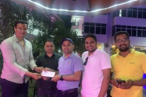चौतारी चितवनको भवन निर्माणका लागि एमाले उपाध्यक्ष पाठक र पत्रकार महासंघको आर्थिक सहयोग