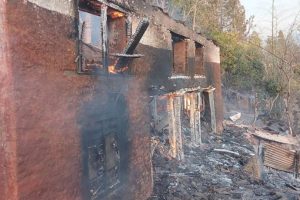 अर्घाखाँचीको धारापानीमा भीषण आगलागी, कम्तीमा २० घरगोठ जले