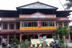 चर्को गर्मीले चितवन रत्ननगरका स्कुल बन्द, खोप अभियान रोकियो