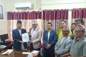 कोशीमा नयाँ सरकार आह्वान गर्न प्रदेश प्रमुखलाई एमाले-माओवादीको पत्र