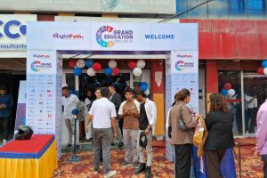 चितवनमा ‘राइटपाथ’को एजुकेसन कन्क्लेभमा विद्यार्थीहरुको घुइचो