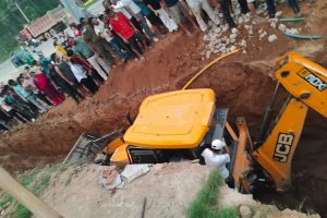 ढल खन्ने क्रममा पुरिएर कावासोतीमा ३ महिला मजदुरको मृत्यु