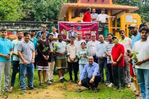 मदनको जन्मजयन्तीको सन्दर्भमा  गैँडाकोटमा बृक्षारोपण