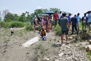 नारायणी नदीमा नुहाउन गएका वृद्धको गोहीको आक्रमणबाट मृत्यु