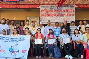 देवचुलीमा बृहत स्वास्थ्य शिविर – ९ सय बढीले लिए नि:शुल्क सेवा