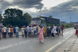 चितवनमा ट्रकको ठक्करबाट महिला गम्भिर घाइते