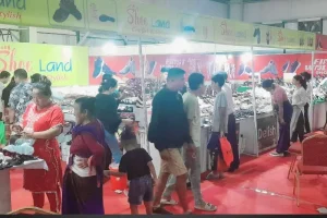 दशै जुत्ता चप्पल मेला २०८१ – शनिबार एकैदिन २ हजार बढिले गरे अवलोकन