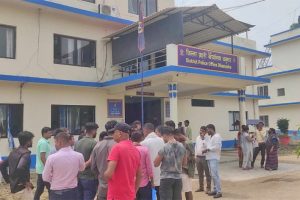 धनुषामा हिरासतबाट ८ जना थुनुवा फरार
