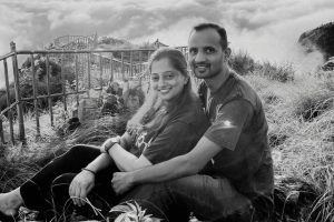 ट्रेकिङबाट फर्केका शिक्षक दम्पतीको गाडी दुर्घटनामा मृत्यु