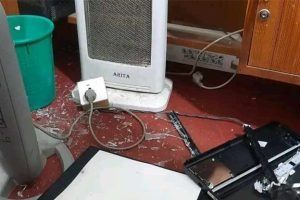 गुल्मीमा गाउँपालिका अध्यक्षले फुटाए जिल्ला प्रशासन कार्यालयको स्क्यानर