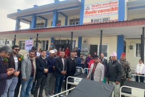 रोटरी क्लव अफ गैँडाकोटद्धारा आधारभूत अस्पताललाई पाँच शैय्या  हस्तान्तरण